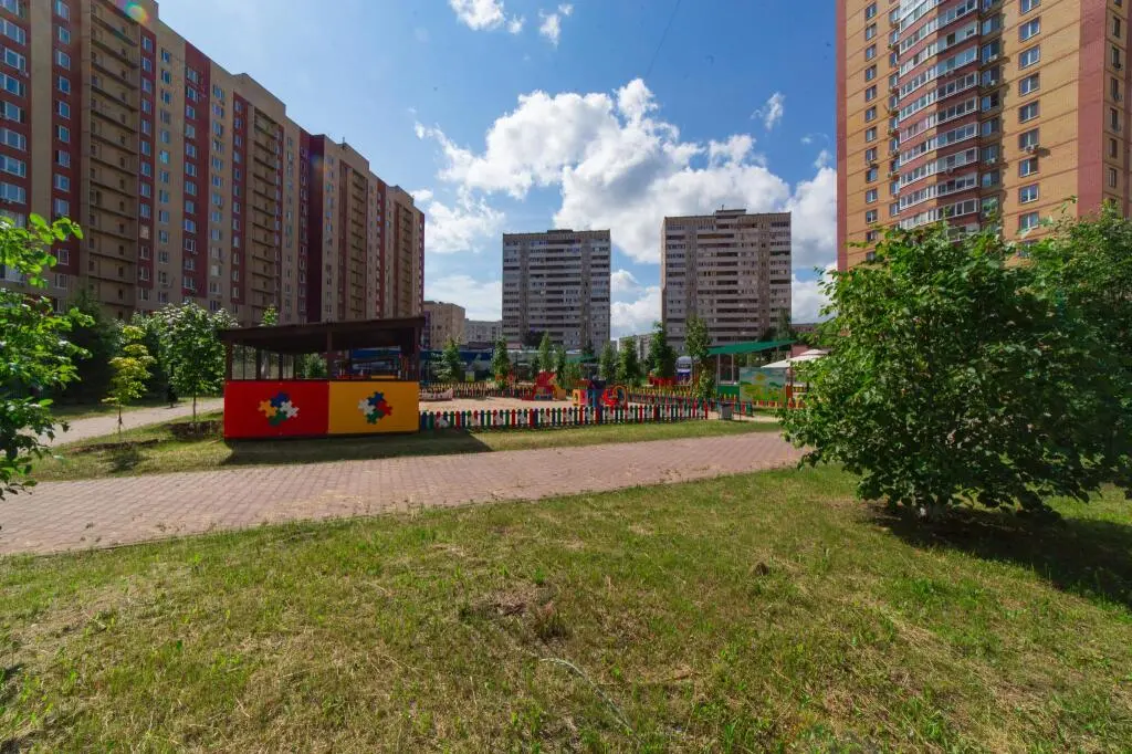 Тюмень: Ночник на улице Муравленко 35