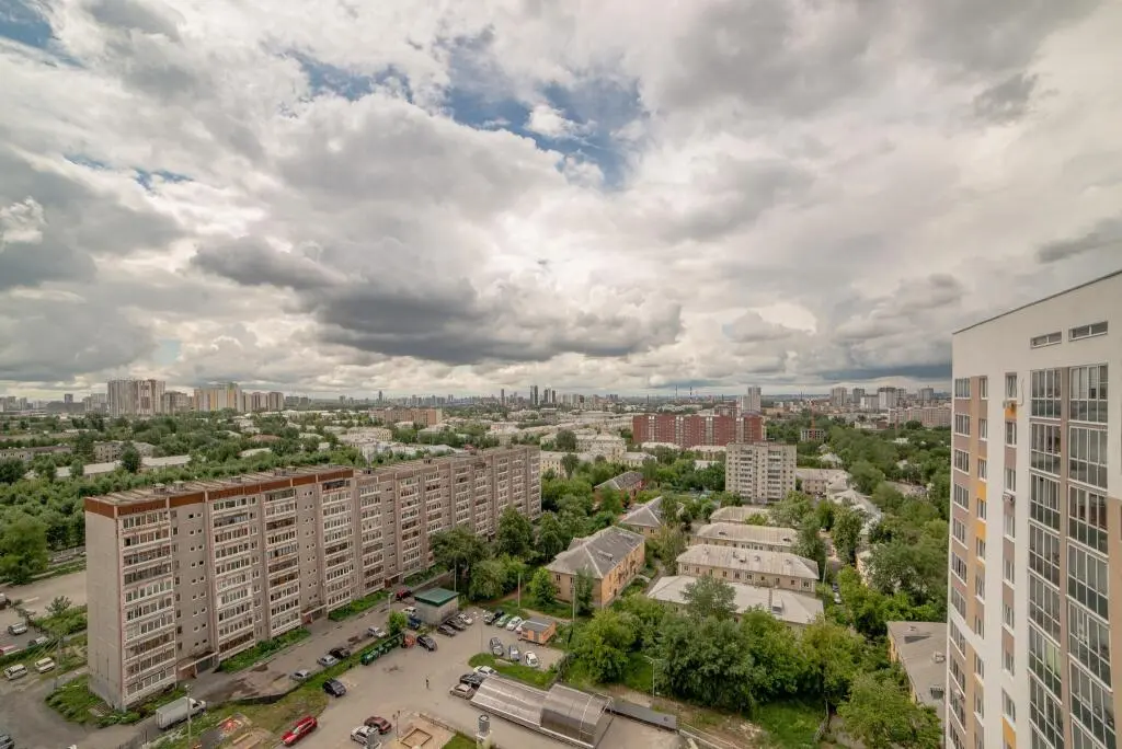 Екатеринбург: Европа Центр на улице Энтузиастов