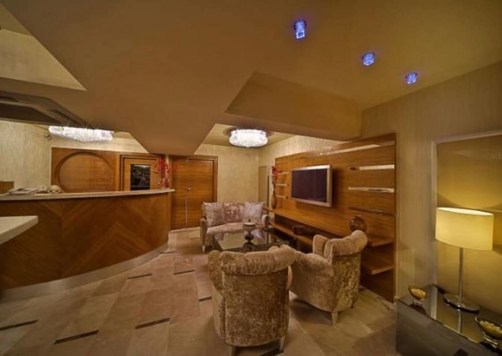 Стамбул: Royce Hotel