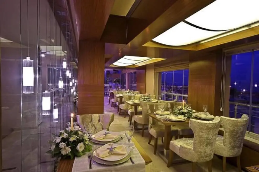 Стамбул: Royce Hotel