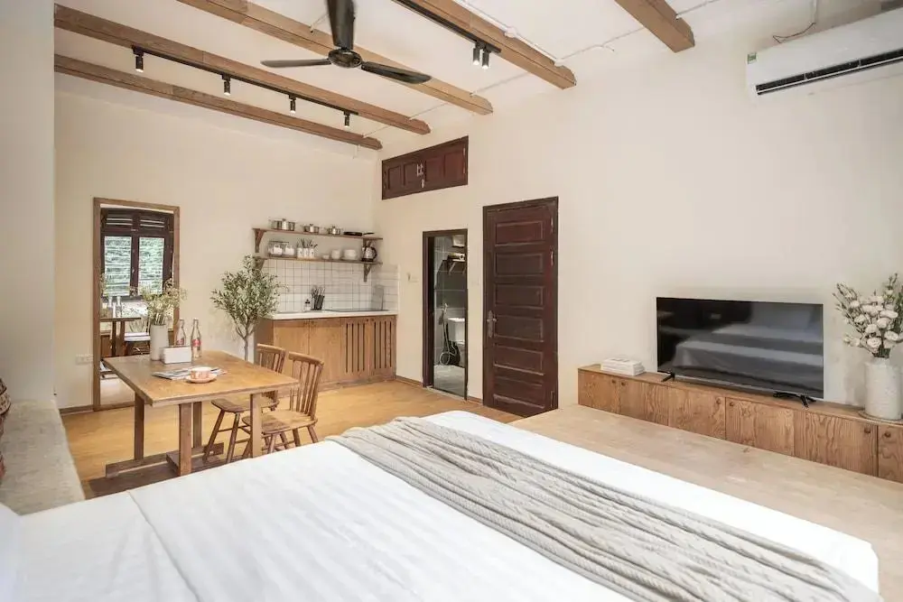 Ханой: HOME KEY House with Hot Tub and Terrace in Center