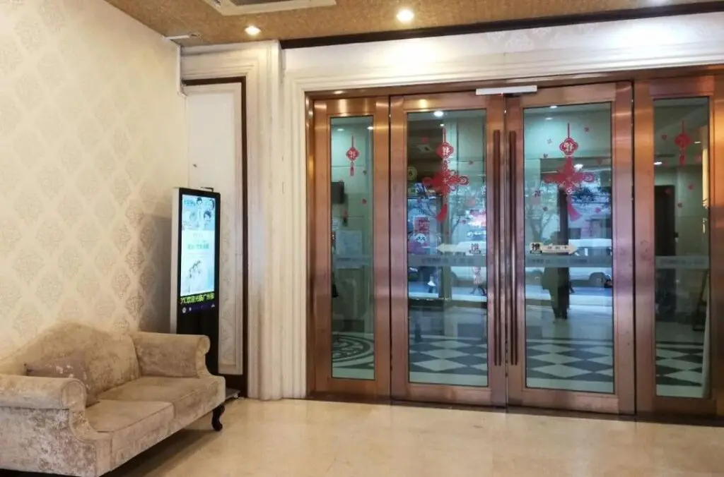 Гуанчжоу: Yujiangyuan Weifudun Apartment (Guangzhou Beijing Road Metro Station)