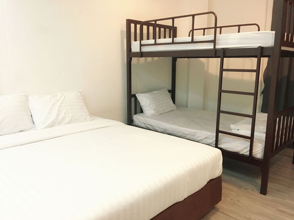 Бангкок: The Rabbits Hole Hostel
