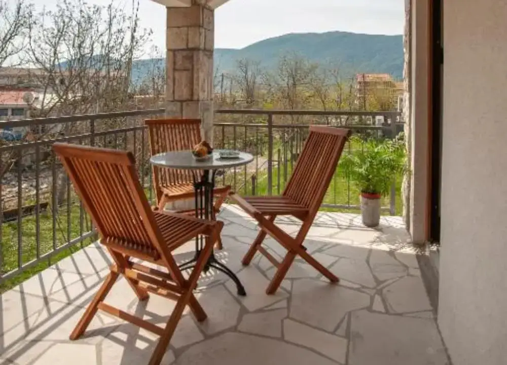 Будва: Villa D Apartments in Lastva Grbaljska