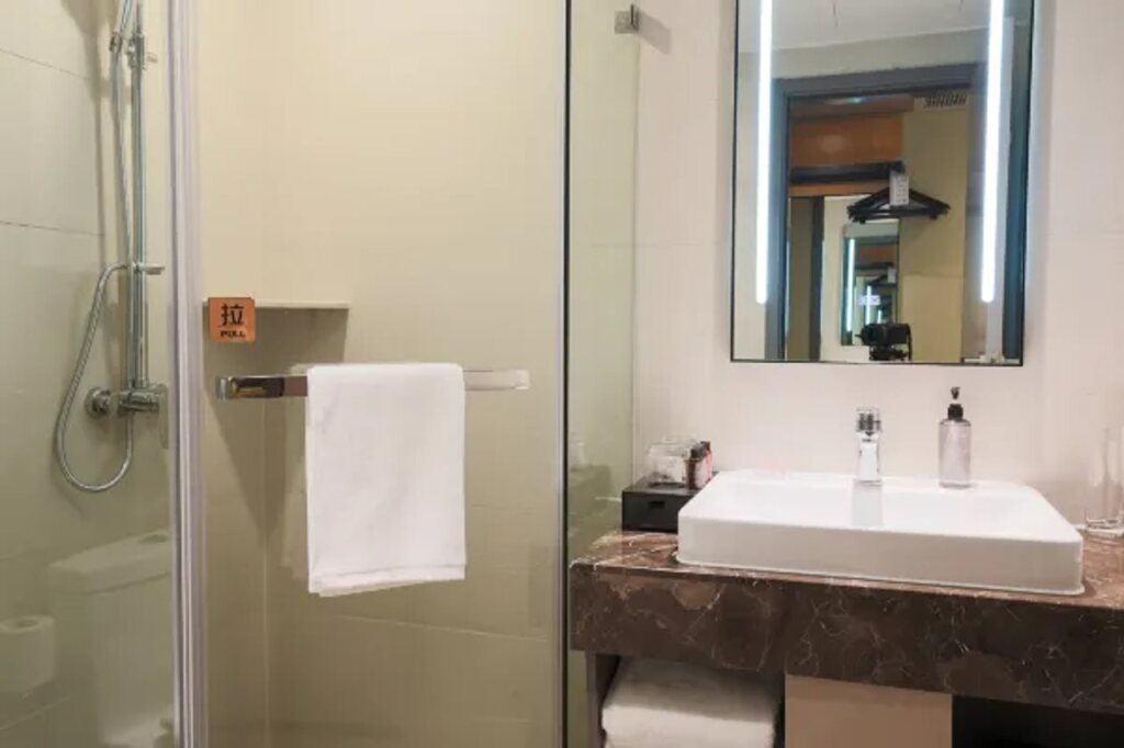 Шэньчжэнь: Home Inn Business Travel Hotel （Shenzhen Luo hu Port Mixc store）