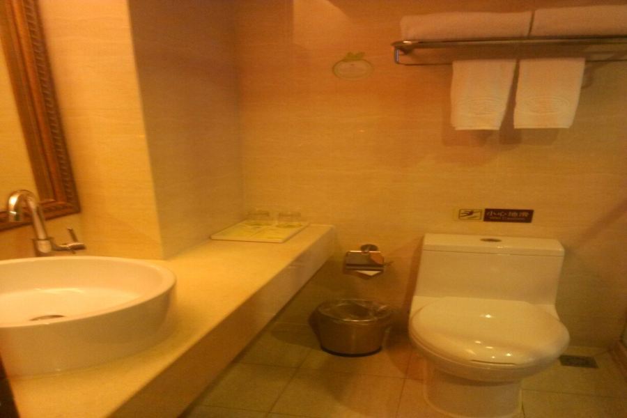 Чэнду: Vienna Hotel (Chengdu Convention and Exhibition Center Huayang Metro Station)