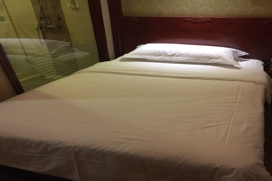 Чэнду: Vienna Hotel (Chengdu Convention and Exhibition Center Huayang Metro Station)