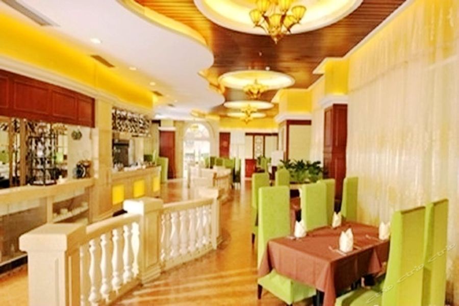 Чэнду: Vienna Hotel (Chengdu Convention and Exhibition Center Huayang Metro Station)