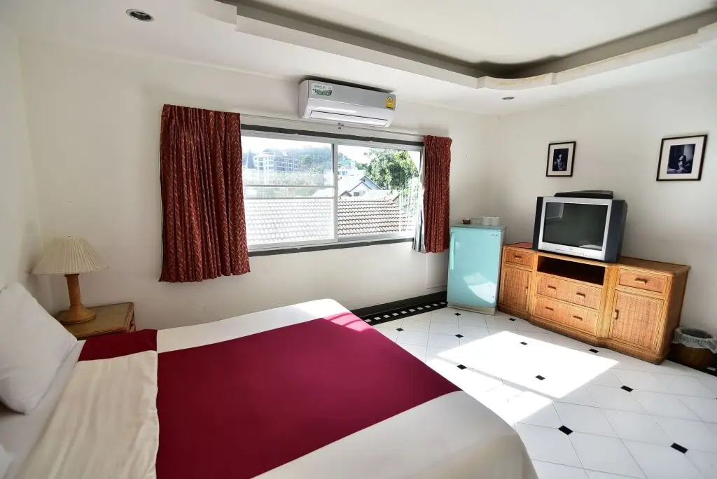 Паттайя: Enjoy Andre Restaurant & Room