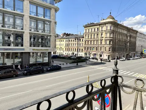 Апартаменты Алфея на улице Марата 8 — фото 1