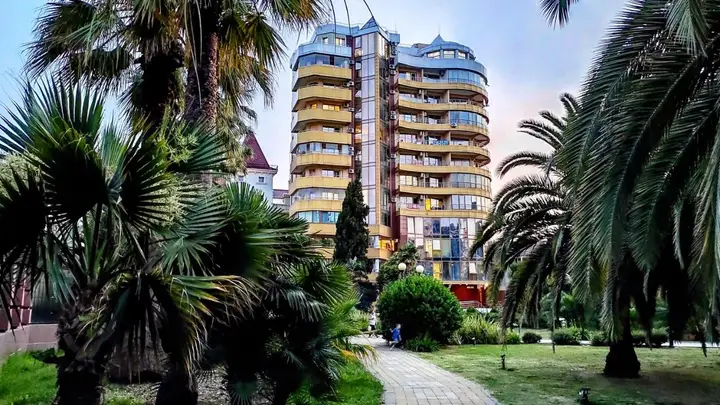 Сочи: Апартаменты M Apartments, Grand Versailles