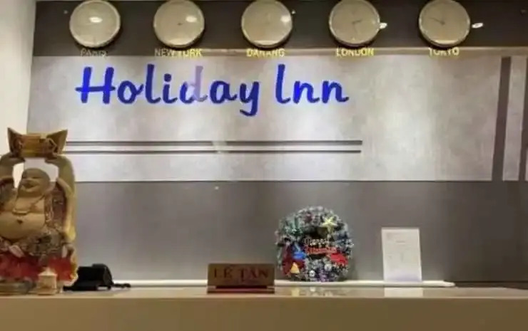 Holiday Inn Hotel — фото 1