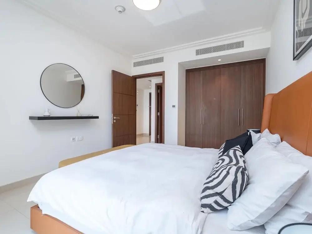 Дубай: 1BR Dlx City View Near Dubai Mall by Belvilla