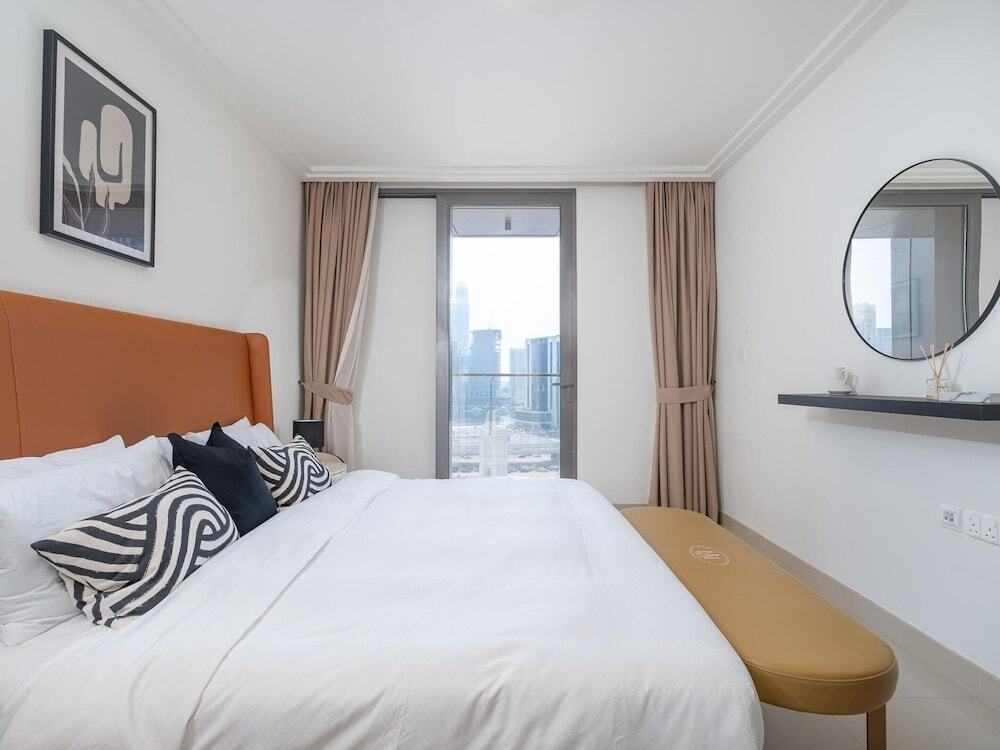 Дубай: 1BR Dlx City View Near Dubai Mall by Belvilla