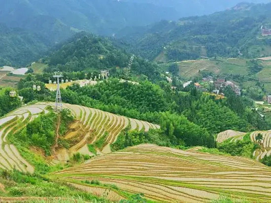 Longsheng: Longji Terrace Binlaiyue Homestay (Jinfoding Cable Car Dian)