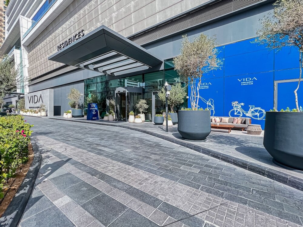 Modern 2BR HighFloor Haven - Vida Marina — фото 1