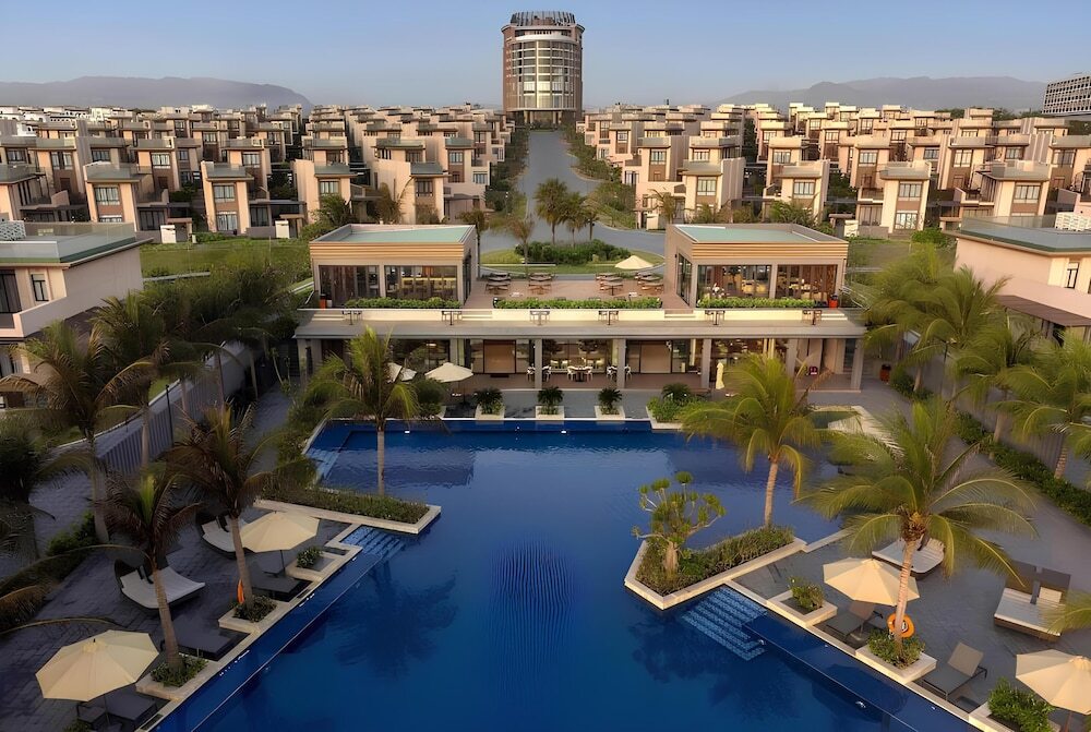 Seascape Villas in Long Beach Cam Ranh — фото 1