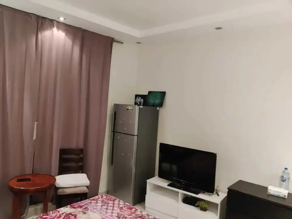 Дубай: Room in Apartment - Master Room In Skyview Tower Dubai Marina Huge Window