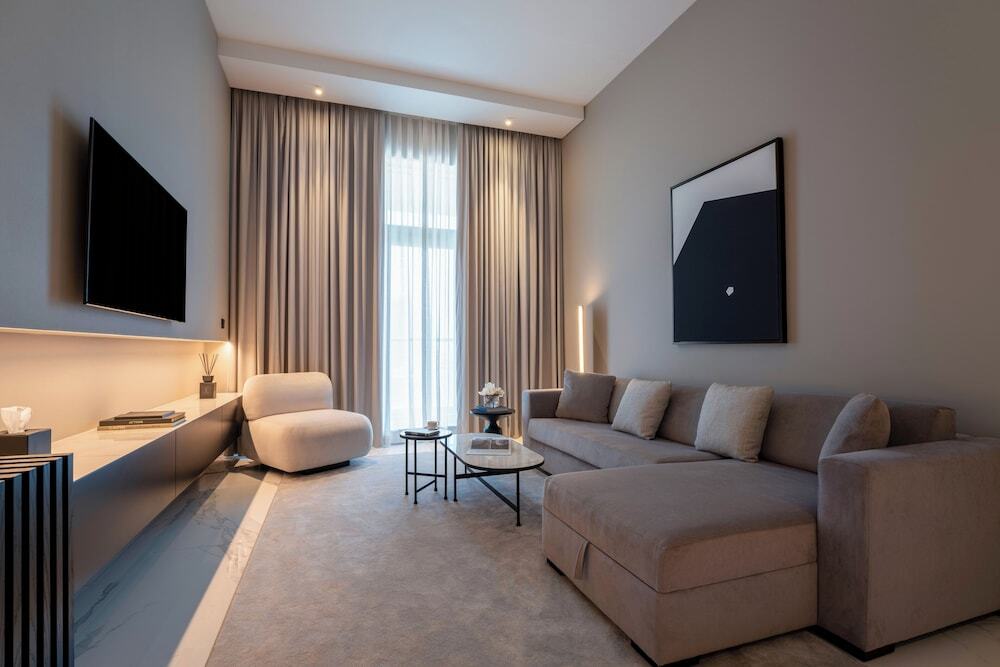 Дубай: Lusso Hometels J One