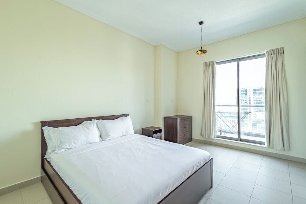 Дубай: SuperHost - Chic Downtown Living 1BR in Dubai's South Ridge 5