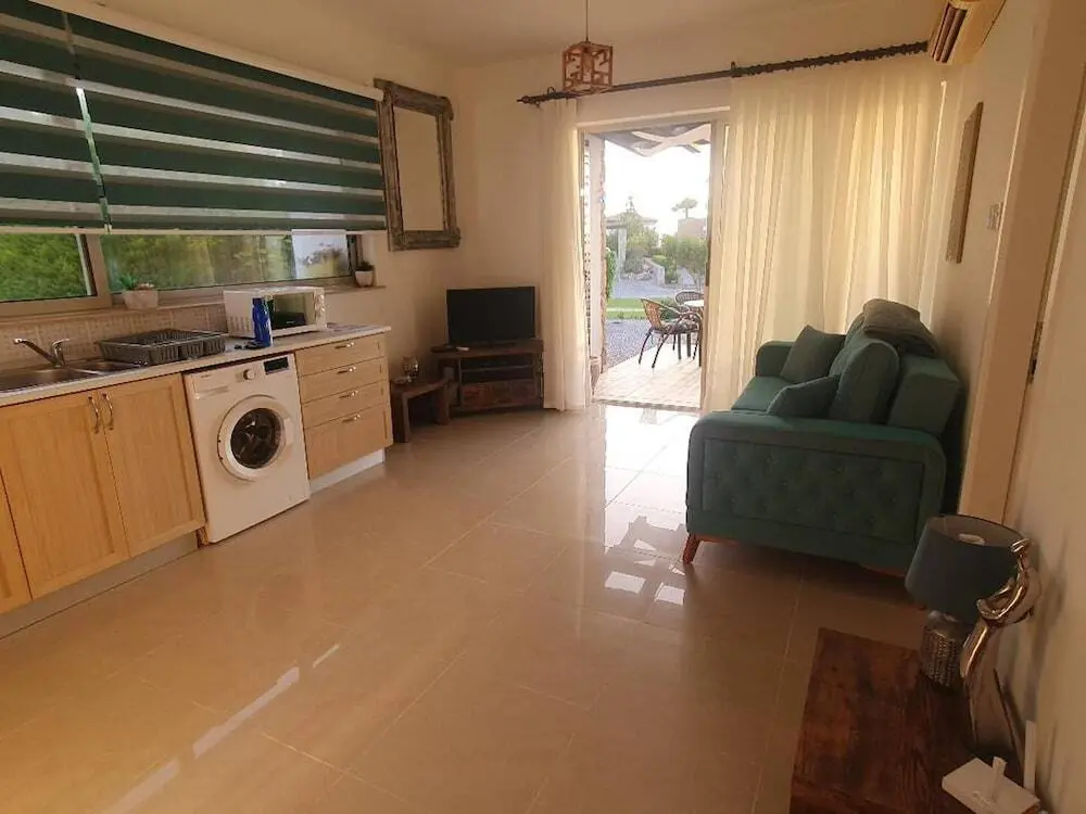 Кучук Эренкой: Charming 1-bed Garden Apartment in Tatlisu