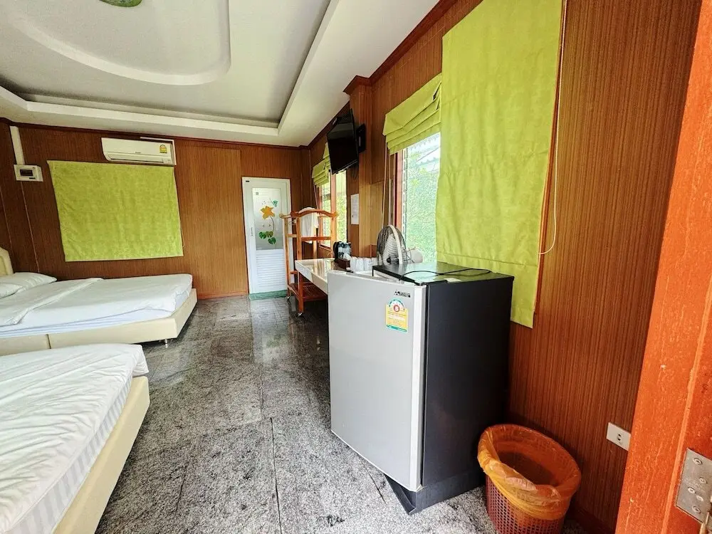 Накхоннайок: OYO 75497 Uncle Odd Talay View Resort