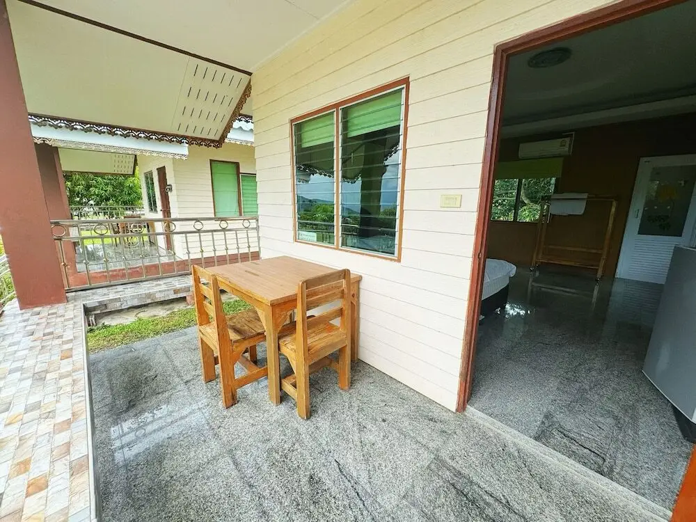 Накхоннайок: OYO 75497 Uncle Odd Talay View Resort