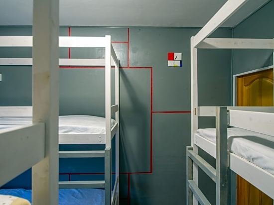 Сургут: Apart-hotel & Hostel Pines