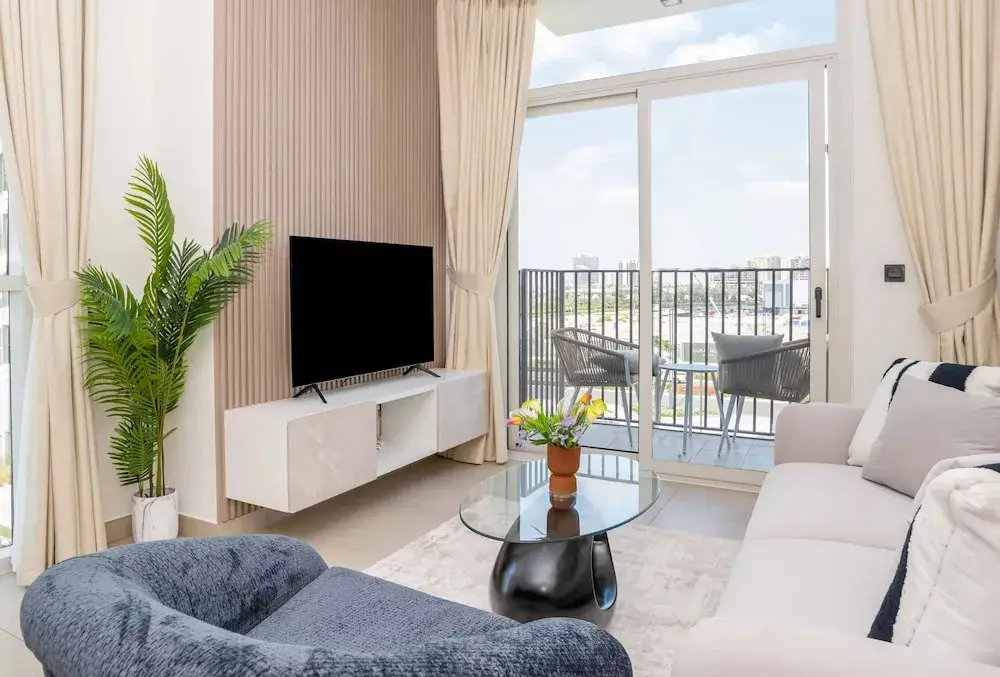 Дубай: Cozy 2BR Apartment in Socio Tower 2