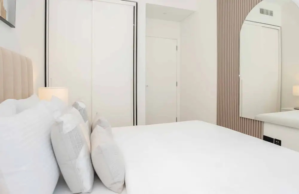 Дубай: Cozy 2BR Apartment in Socio Tower 2