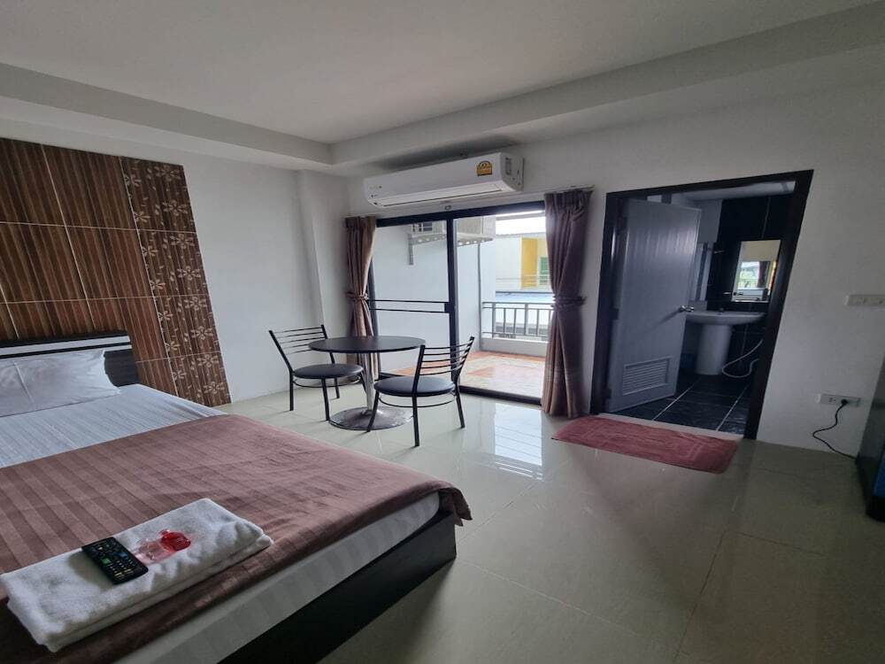 Государственный заповедник Ang Thong: OYO 75504 Ratchapruek Apartment Angthong