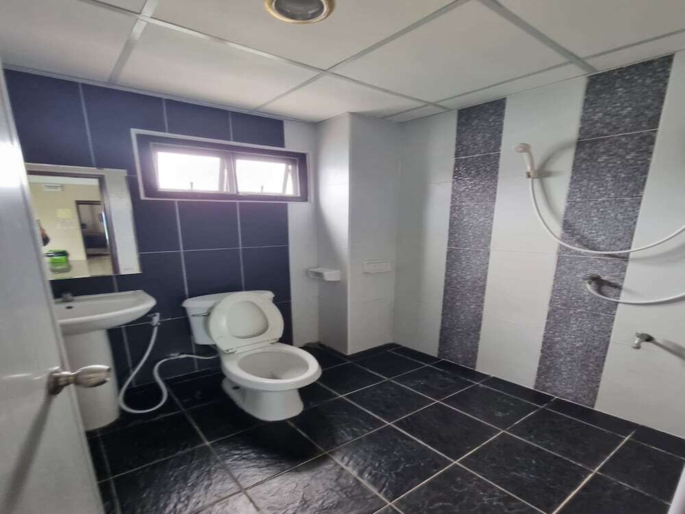 Государственный заповедник Ang Thong: OYO 75504 Ratchapruek Apartment Angthong