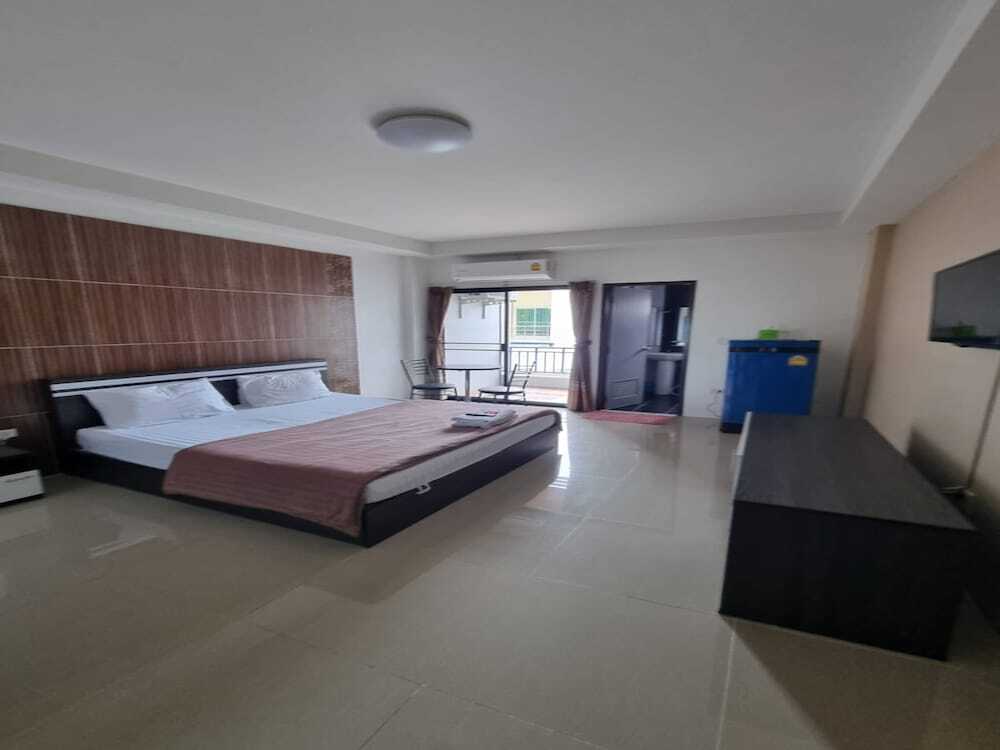 Государственный заповедник Ang Thong: OYO 75504 Ratchapruek Apartment Angthong