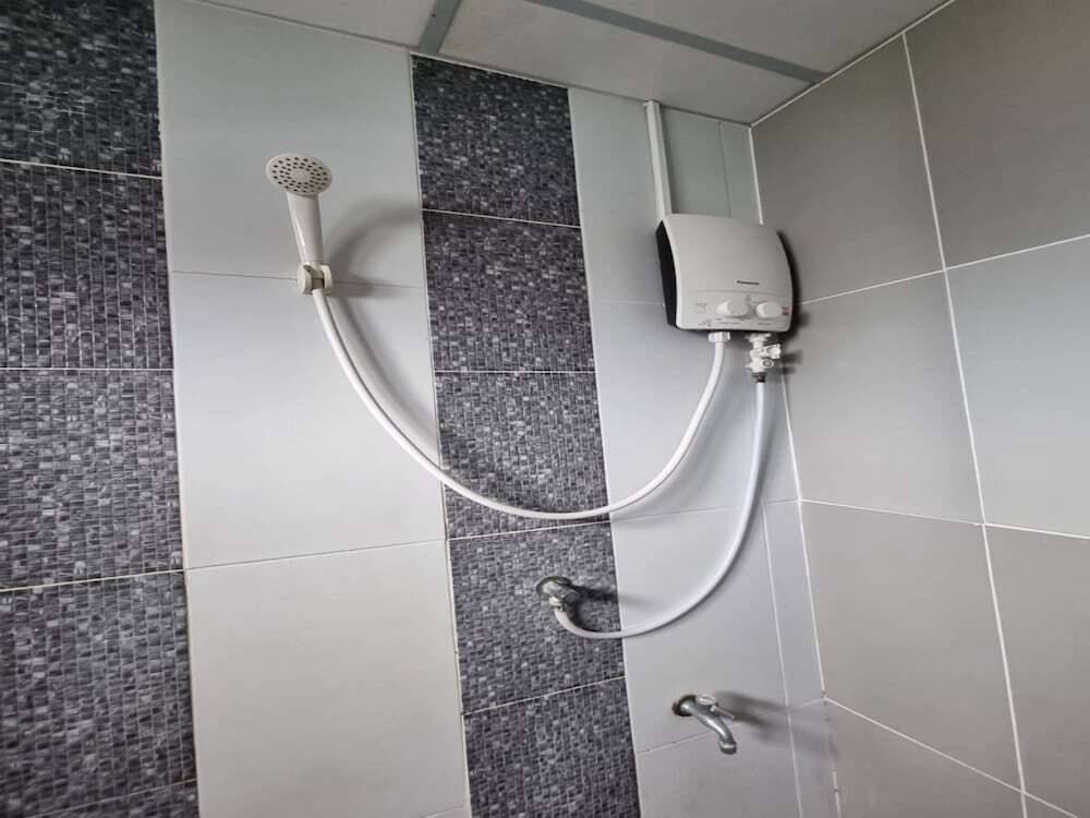 Государственный заповедник Ang Thong: OYO 75504 Ratchapruek Apartment Angthong