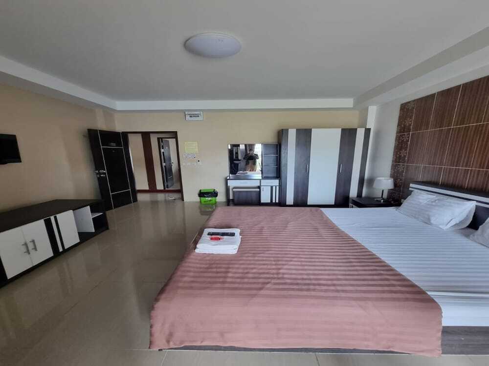Государственный заповедник Ang Thong: OYO 75504 Ratchapruek Apartment Angthong