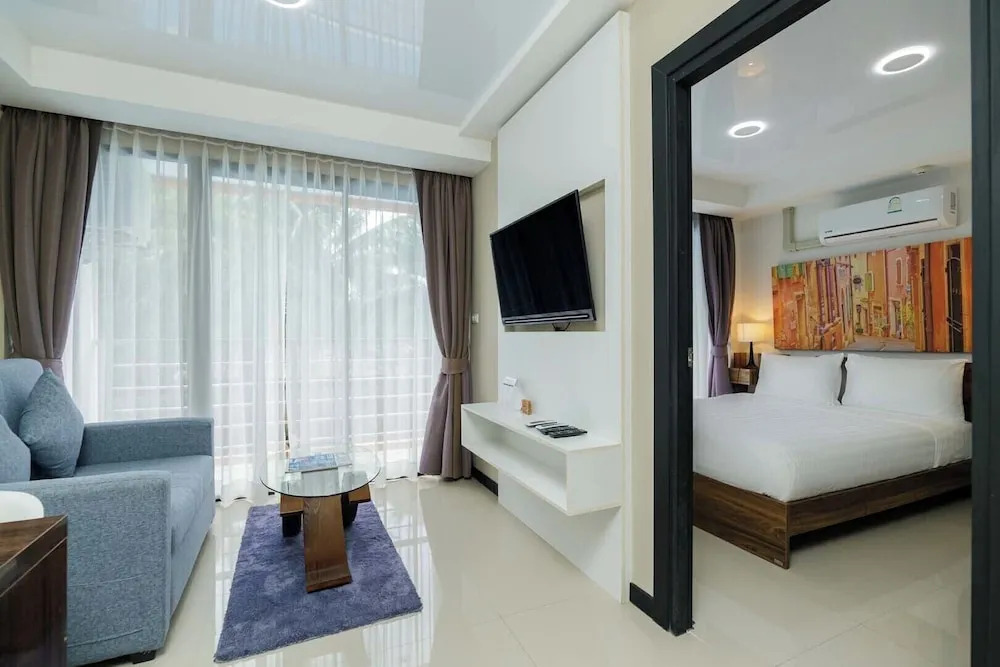 Тхаланг: Beachfront 1Bed Condo Maikhao Beach MBC2