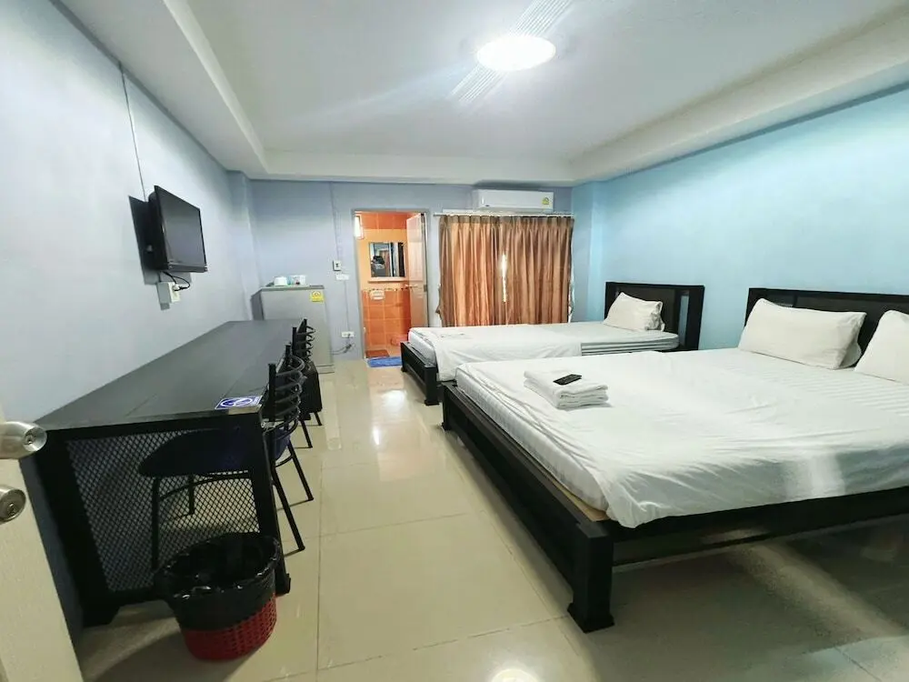 Супханбури: OYO 75506 Ratchapruek Apartment Suphanburi