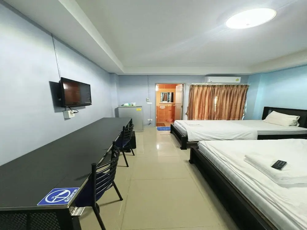Супханбури: OYO 75506 Ratchapruek Apartment Suphanburi
