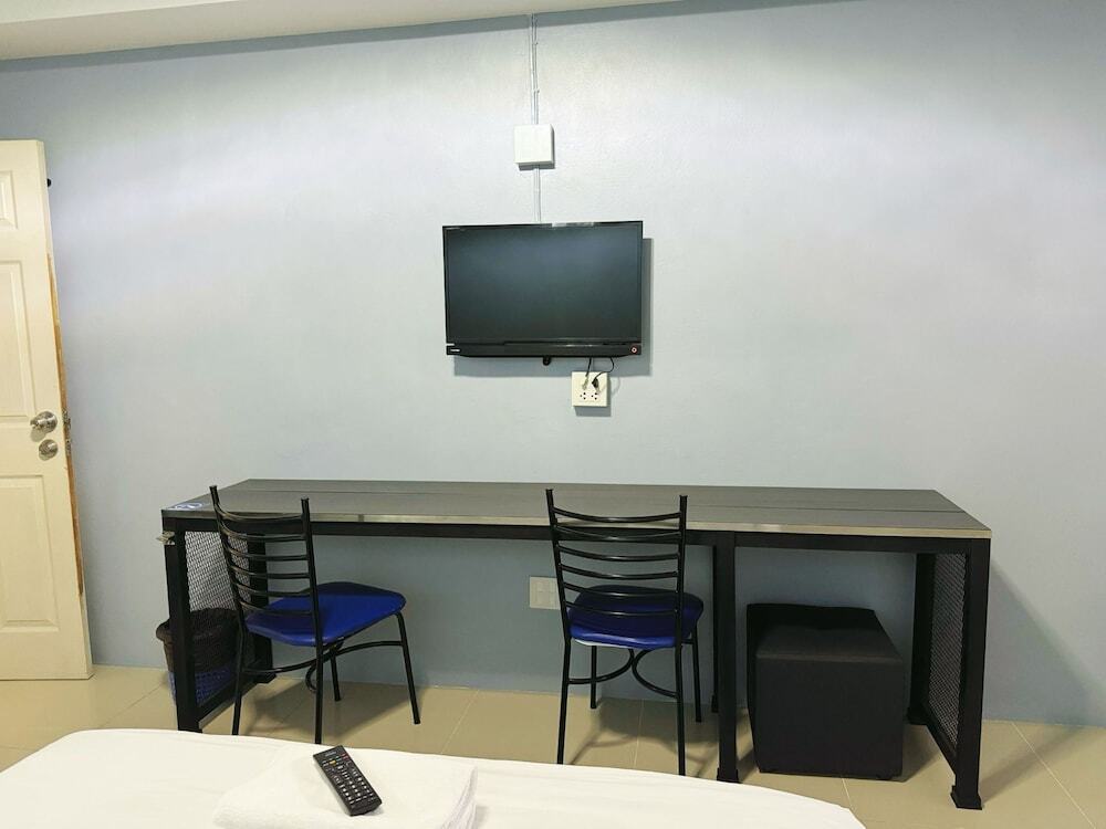 Супханбури: OYO 75506 Ratchapruek Apartment Suphanburi