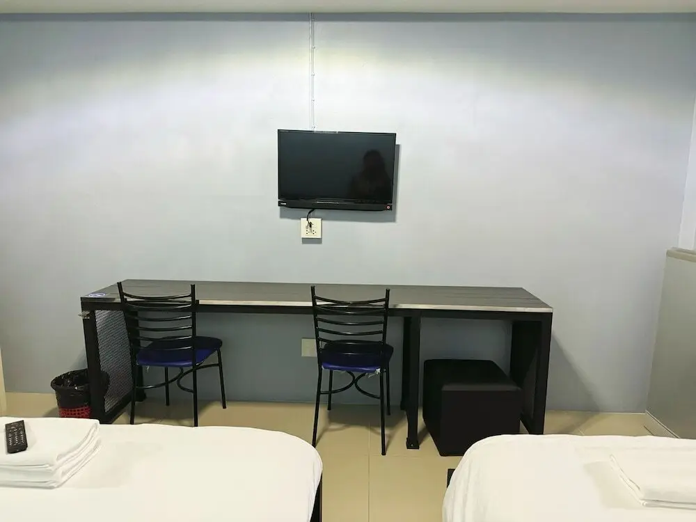 Супханбури: OYO 75506 Ratchapruek Apartment Suphanburi