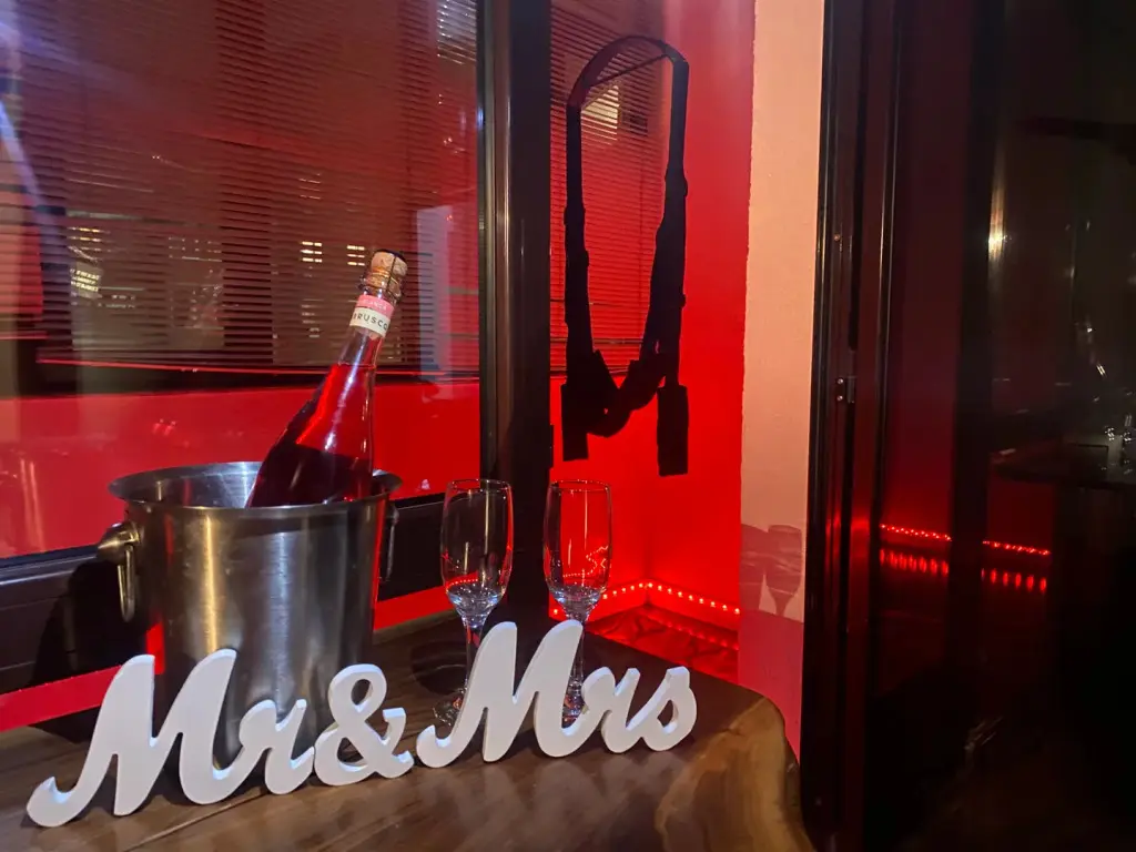 Тюмень: Mr&Mrs (Мисс и Мистер)