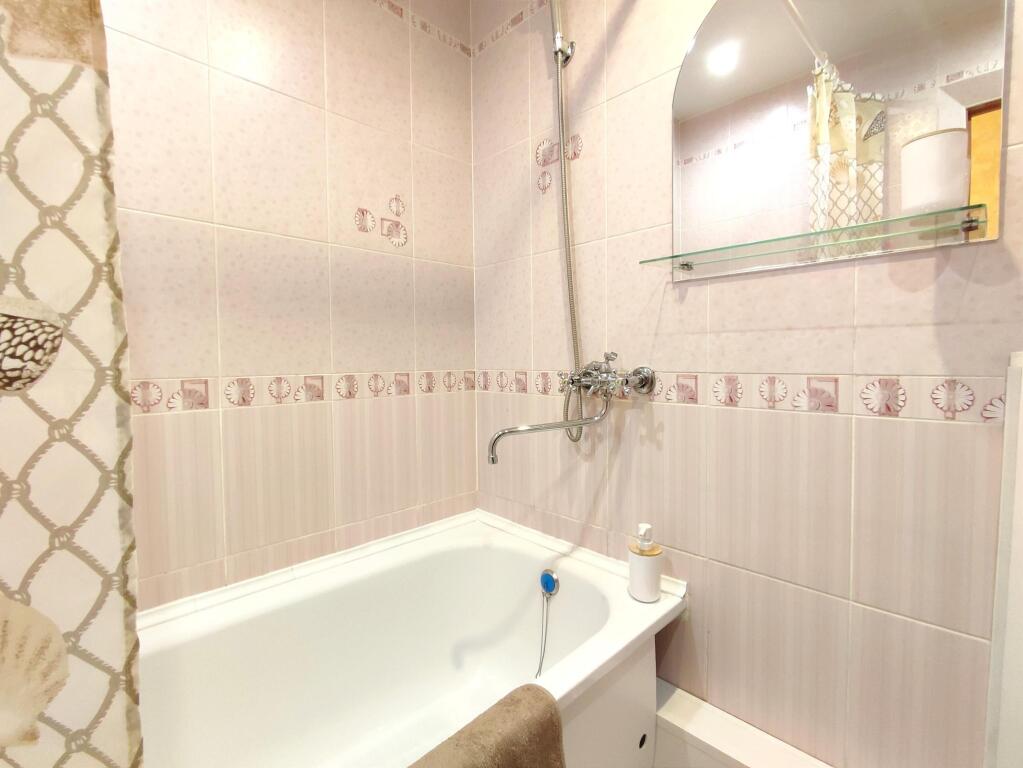 Омск: Апартаменты на проспекте Карла Маркса 68