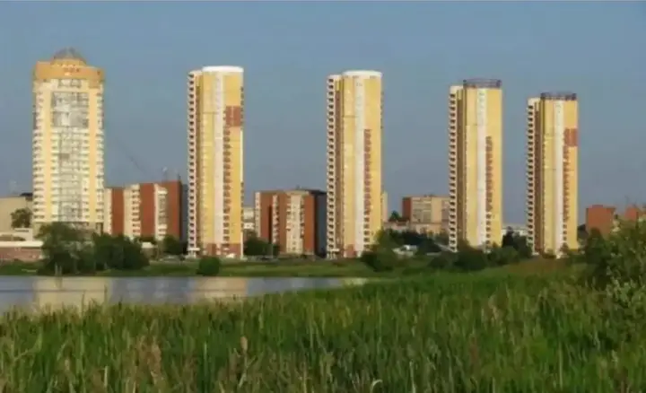 Екатеринбург: Апартаменты на улице Орденоносцев 4