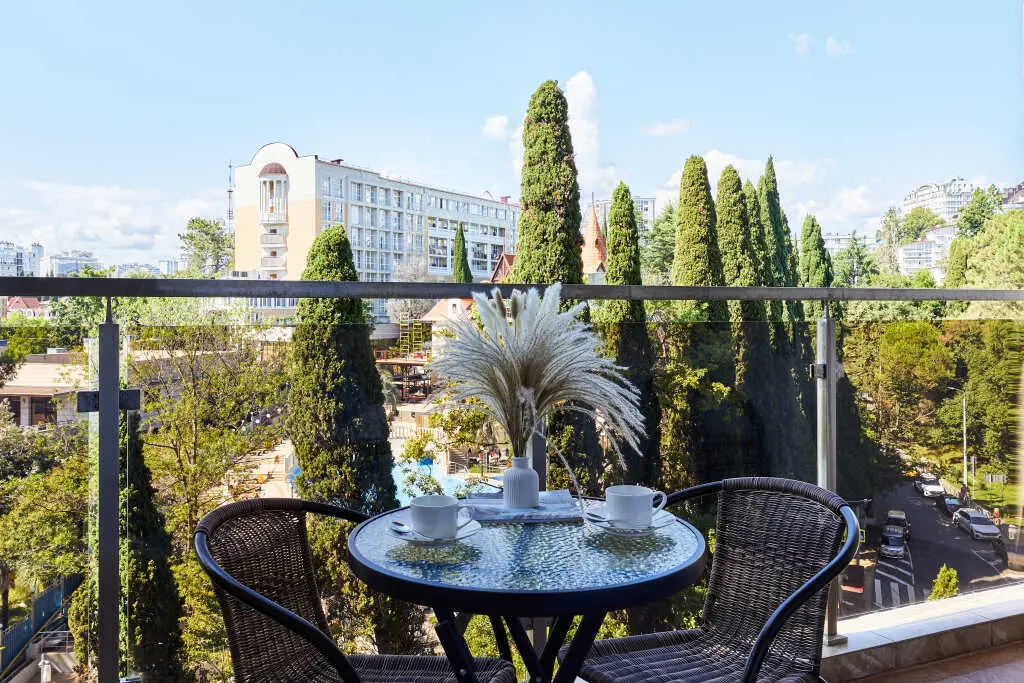 Сочи: Апартаменты Red Apartments Светлана Парк Бритни