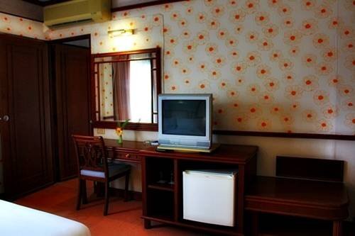 Ко Чанг: Aunchaleena Beach Front Resort