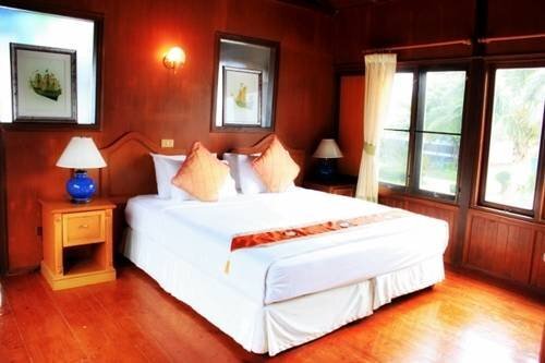 Ко Чанг: Aunchaleena Beach Front Resort