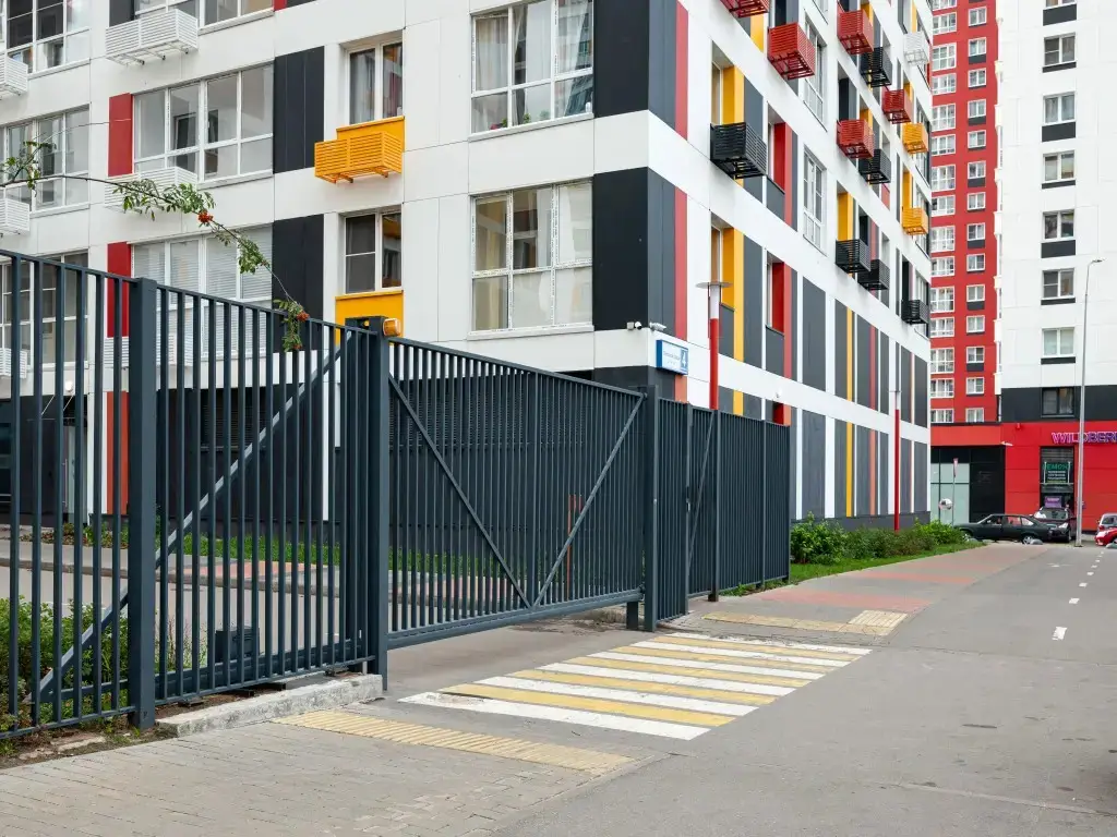 Москва: S Potryasayuschim Vidom Na Park Apartments