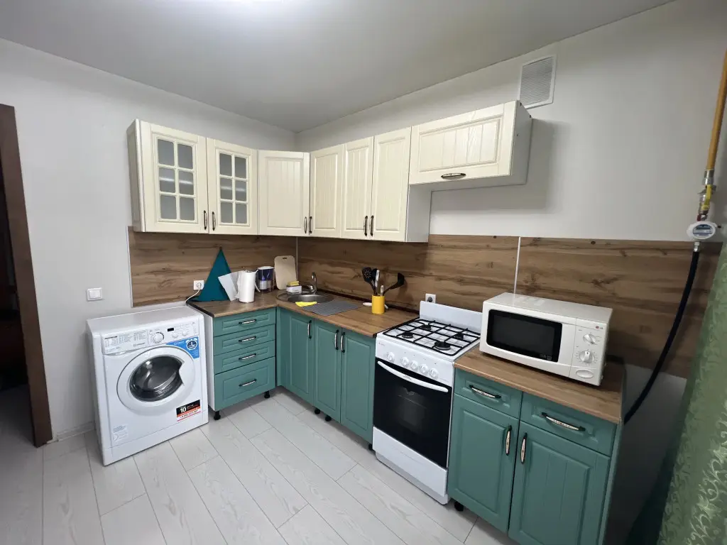 Уфа: Bedroom Suite On Parkhomenko Apartment