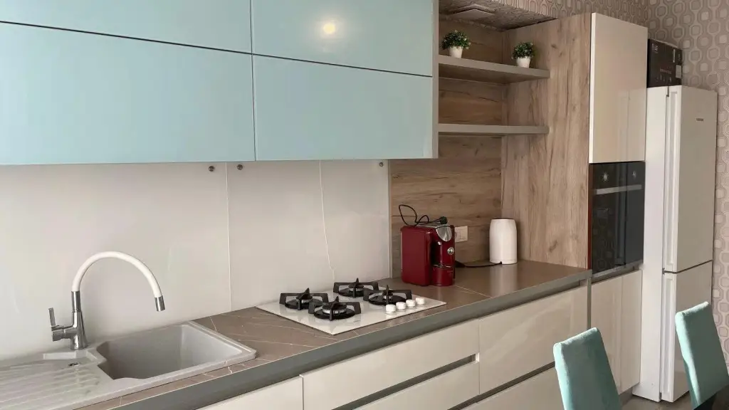 Калининград: KenigApart (КенигАпарт) на улице Тихая 1