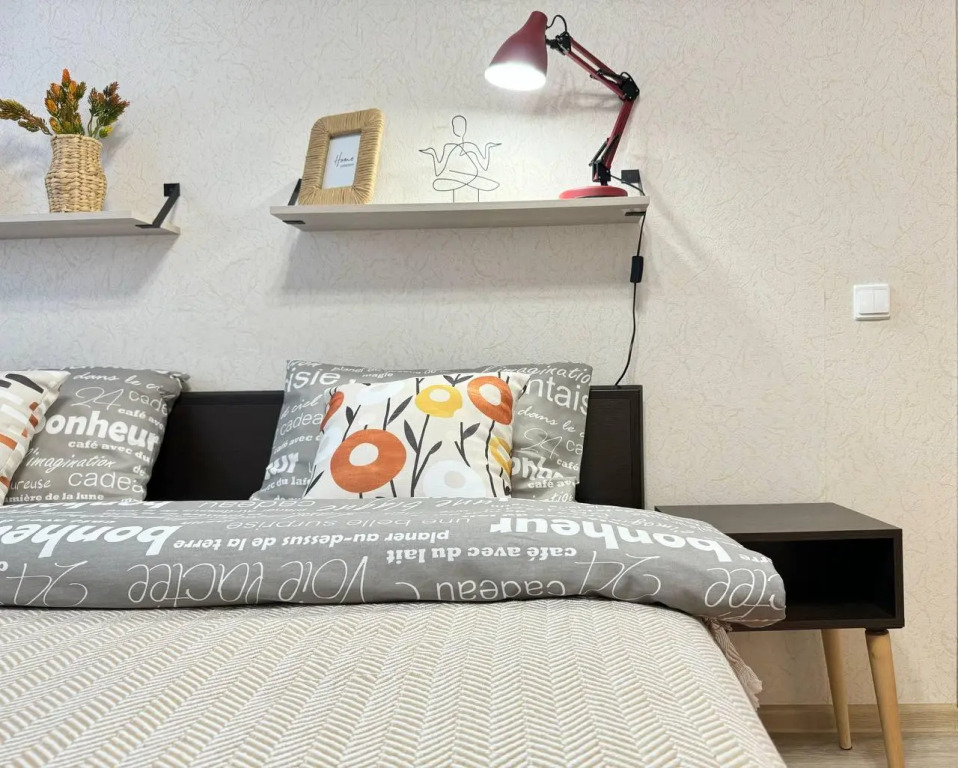 Rental Family Rooms (Рентал Фэмили Румс) на улице Владимира Невского 25/11 — фото 1